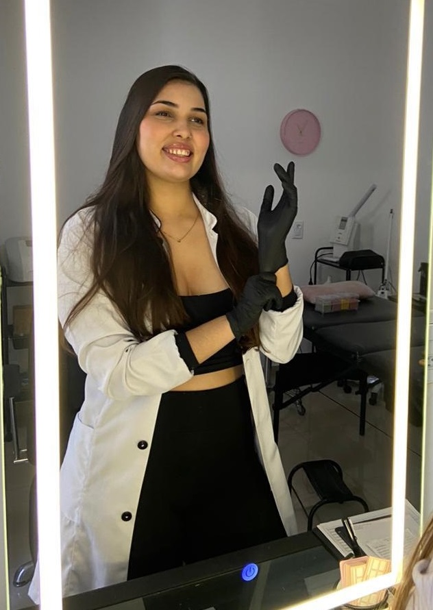 Rayane Proença, esteticista e fundadora